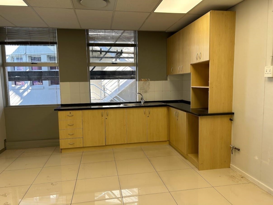 To Let commercial Property for Rent in Rondebosch Western Cape